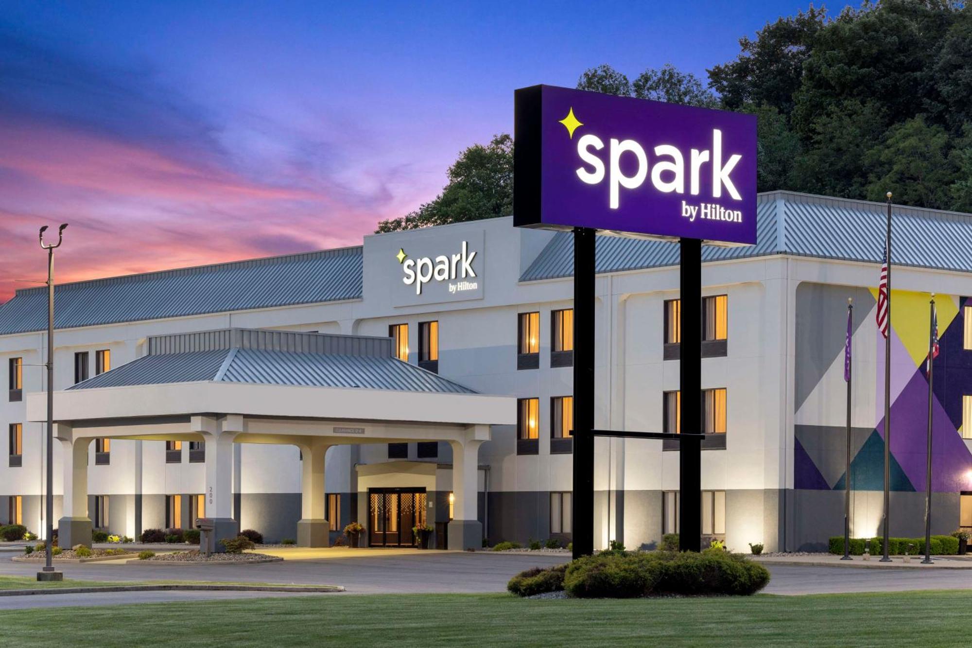 Spark By Hilton Newcomerstown Bagian luar foto